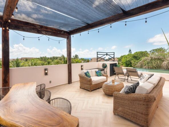 Rooftop terrace with private pool in a luxury beachfront home in Paamul